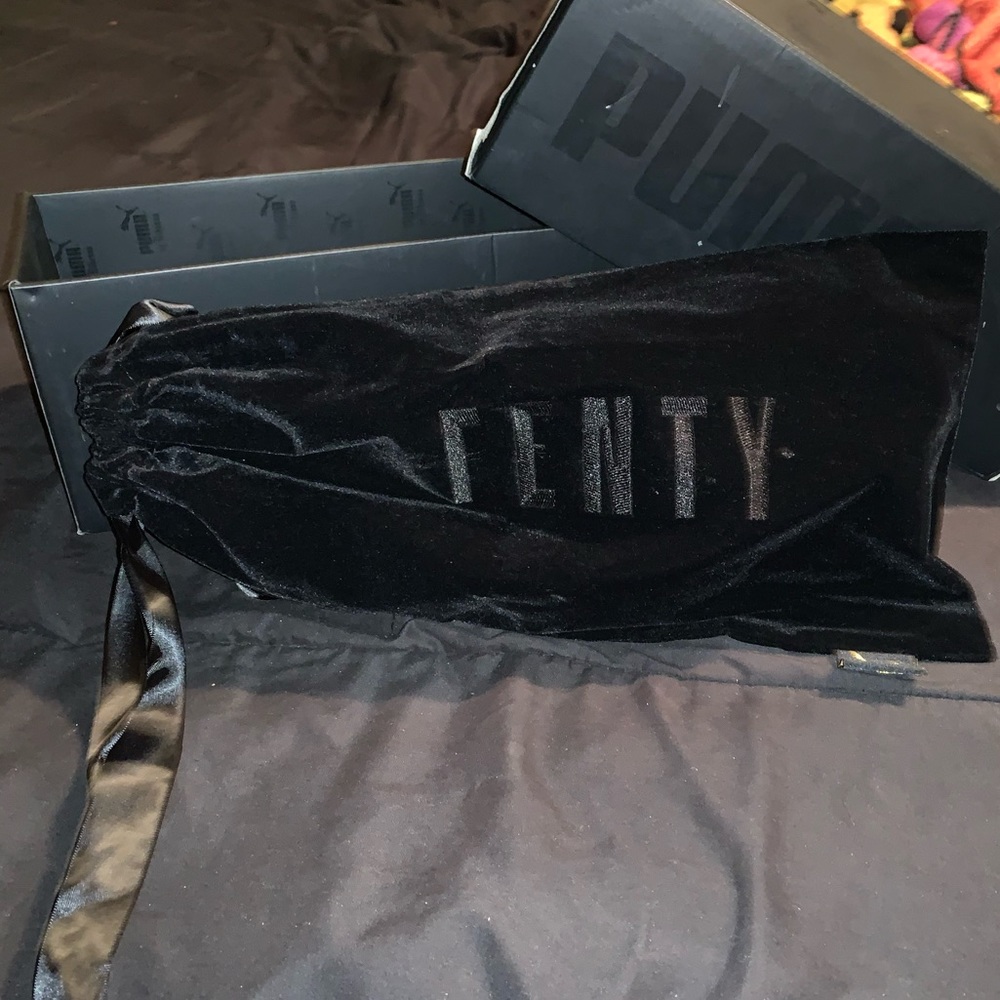 Grey puma slides come with box and bag